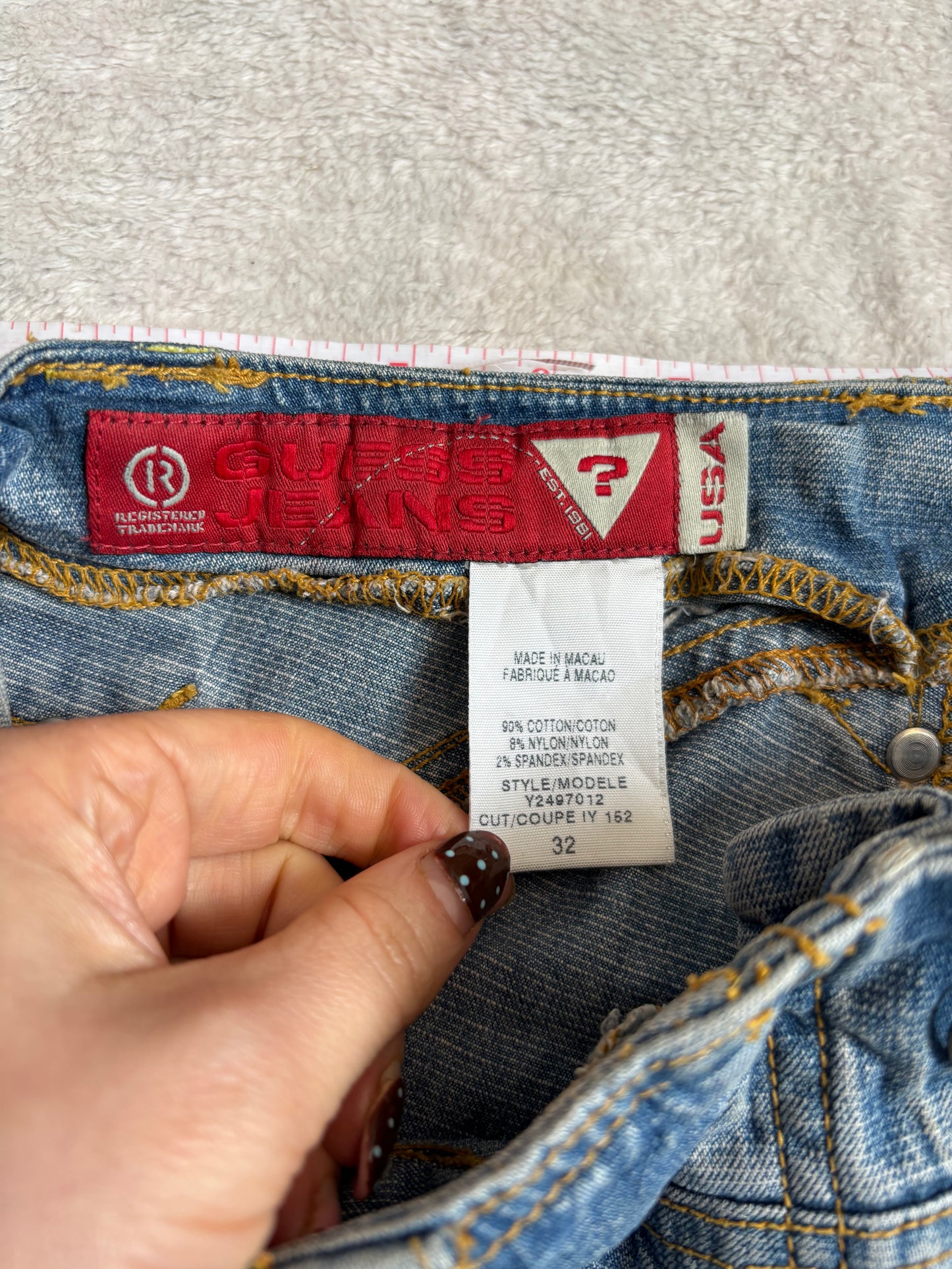 Guess Vintage Low-Waisted Guess Jeans